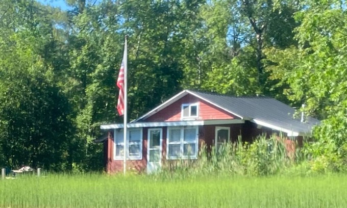 Concord Cabin | Water Front Camp Miles Pond