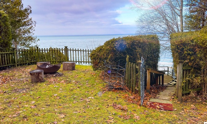 Brock Cottage | Water front cottage