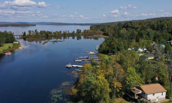 Nominingue Cottage | Water Front - Cozy Lakeside Getaway