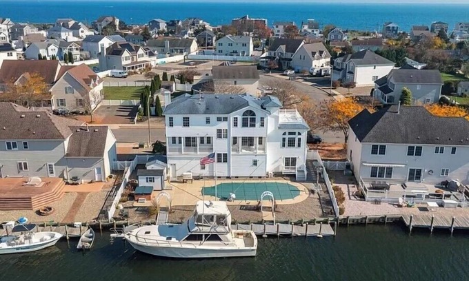 Forked River Villa | WATER FRONT VILLA Pool,Hot Tub,Elevator,85ft Dock near to beach 30 days rental