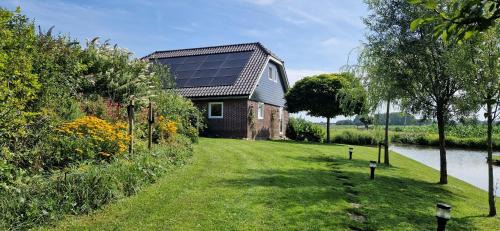 Boeicop House | Water & Meadow cottage in Central Holland 2A & 2C