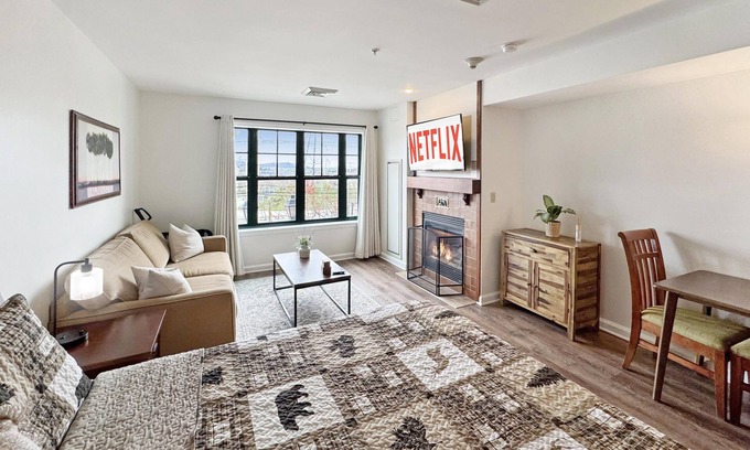 Vernon Condo | Water Park (Next Door) Pool Hot Tubs Sauna Gym Distant Mountain Views #241