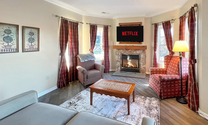 Vernon Condo | Water Park (Next Door) Pool Hot Tubs Mtn Creek Wineries #07-11M