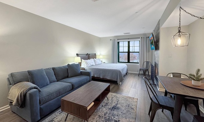 Vernon Condo | Water Park (Next Door) Pool Hot Tubs Sauna Gym Distant Mountain Views #225