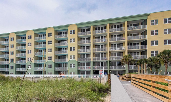 Fort Walton Beach Condo | Water's Edge by Southern Vacation Rentals