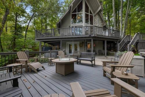 Winchester House | Water's Edge-Lakefront Cabin W/Dock, Views, Etc.