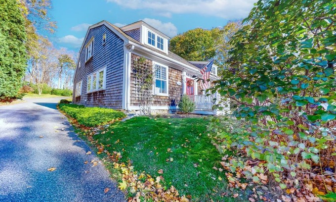 Sandwich House | Water Street Retreat