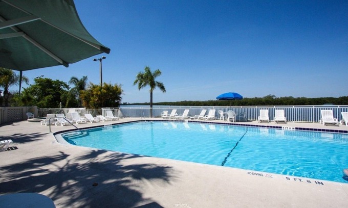 Ruskin House | Water View and Sunset Beach Townhome