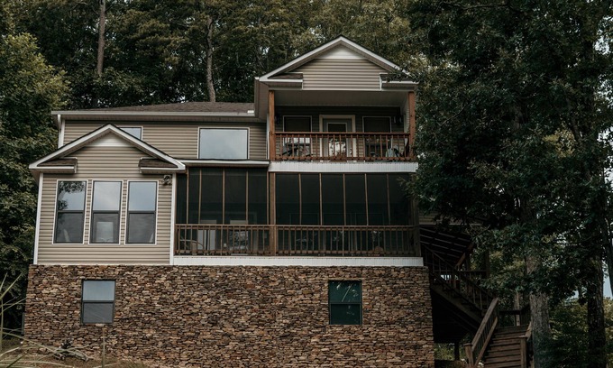 Iuka Cabin | Water view cabin close to everything at Pickwick. 3 bedroom/3 baths.
