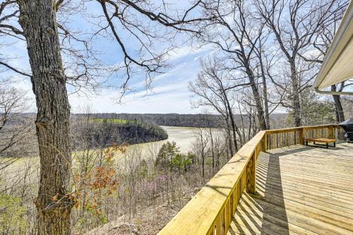 Albany House | Water-View Deck Home on Dale Hollow Lake