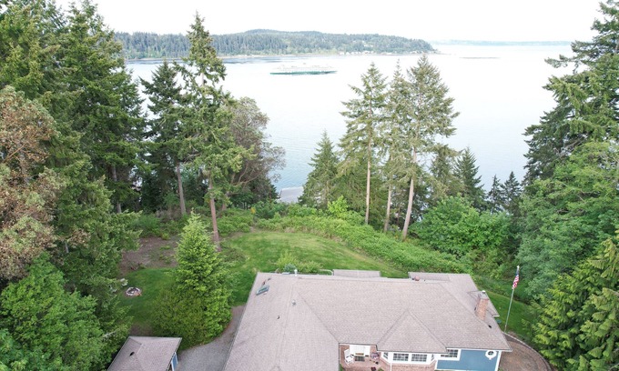 Retsil House | Water view high bank two bedroom private border Manchester State Park.