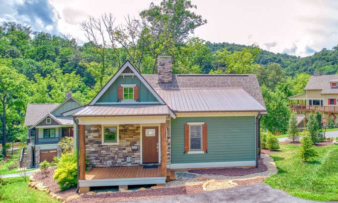 Cullowhee House | Water-view home along the river with central AC, gas fireplace & screened porch
