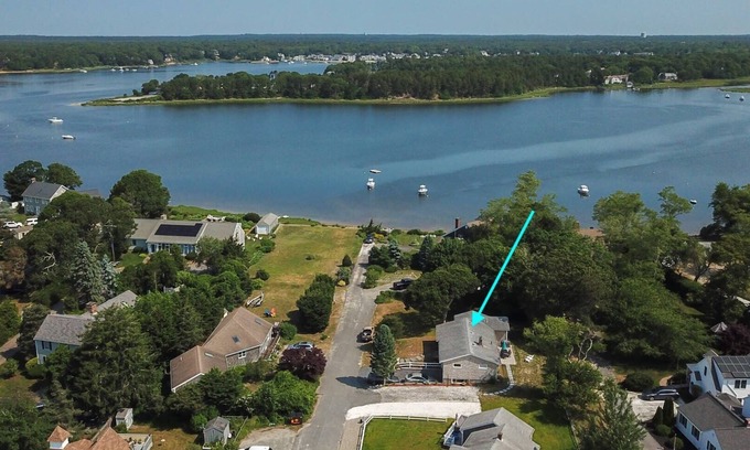 West Dennis House | Water Views, Access to Grand Cove!