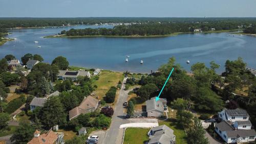 West Dennis House | Water Views Access to Grand Cove