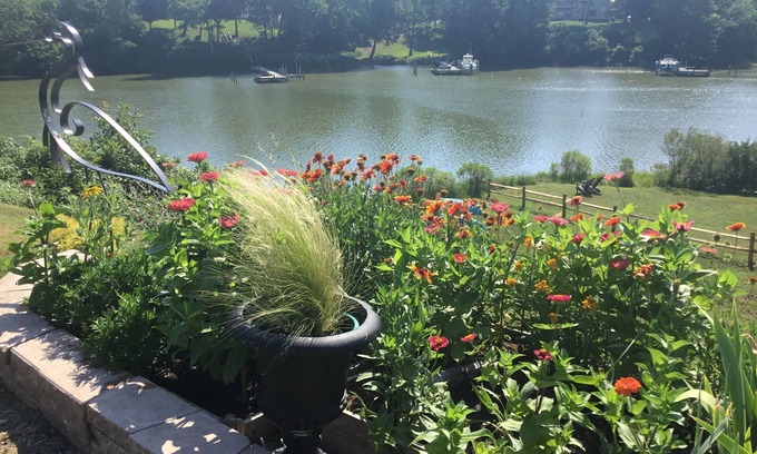 Dutton Cottage | Water Views from most rooms-on the Rappahannock River