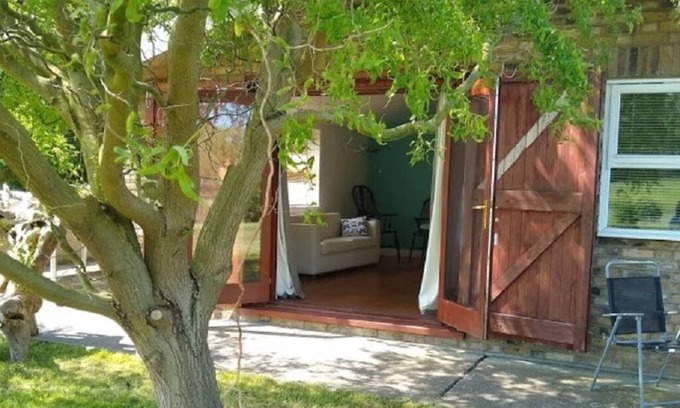 Sittingbourne House | Watercress Bungalow - Perfect retreat