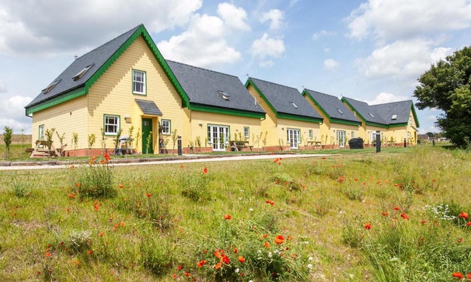 Ropley Cabin | Watercress Lodges & Campsite