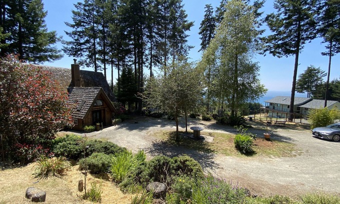 Shelter Cove House | Waterfall Cove