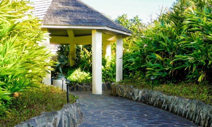 Haiku House | Waterfall House - Private House Overlooking the Ocean!