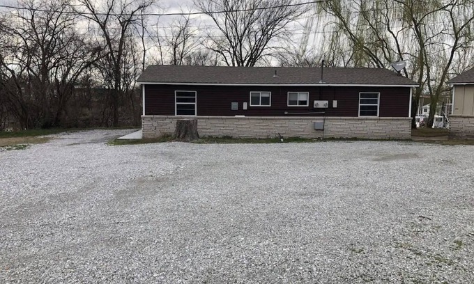 Grove Cabin | Waterfront 1 Bedroom/Cabin J/New Remodeled