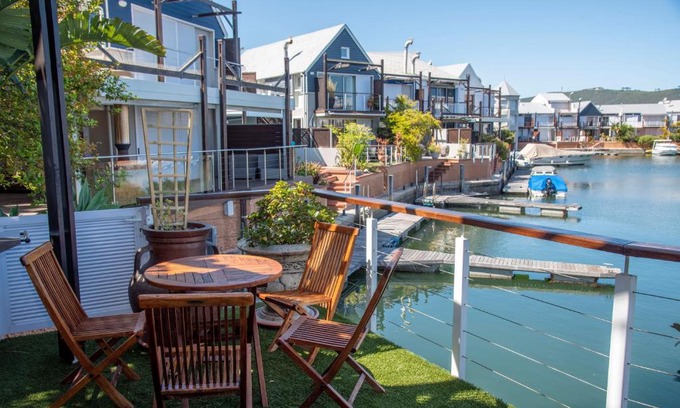 Waterfront House | WATERFRONT 2 Bed Home with mooring at Knysna Quays
