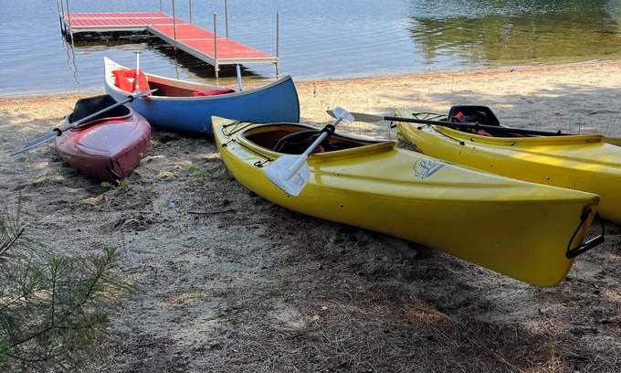Livermore Cottage | Waterfront 3-bedroom cottage on Brettuns Pond in Livermore, ME.