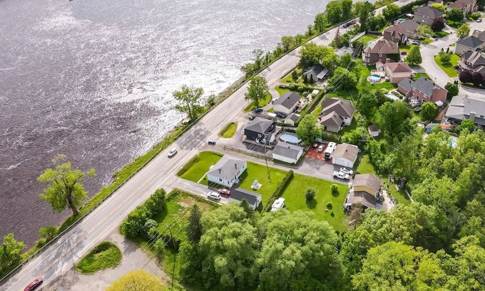 Hull Villa | ðWaterfront 3 Luxury bedroom with pool and parking