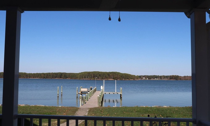Tall Timbers House | WATERFRONT 3000 SQFT HOME W/PIER, WRAP PORCH, KAYAK, PADDLE BOARD, FIRE PIT