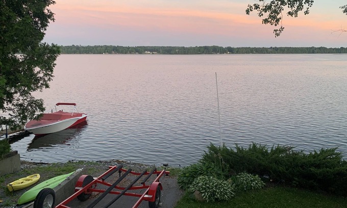 Consecon House | Waterfront 4 Bedroom Home With Spectacular Views