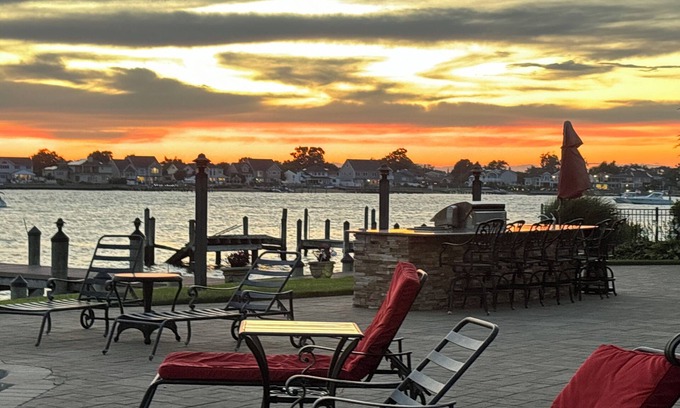 Massapequa House | Waterfront 4 bedroom home in Massapequa, New York for Bethpage Black Ryder Cup