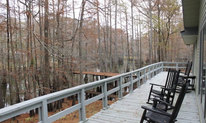 Karnack House | Waterfront 5 Bedroom