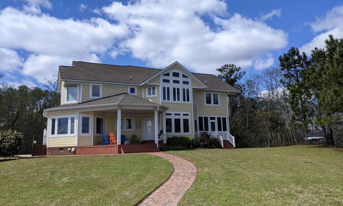 Snug Harbor House | Waterfront! Across from Links @ Albemarle. Great for golfers, families & more!