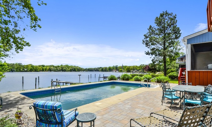 Cape Saint Claire House | Waterfront Annapolis w/swimming pool & pier -July 20-26 available