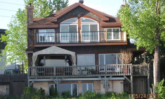 Pincourt Condo | Waterfront Apartment 300742