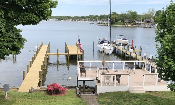 Pasadena Apartment | Waterfront Apartment with Fantastic Views