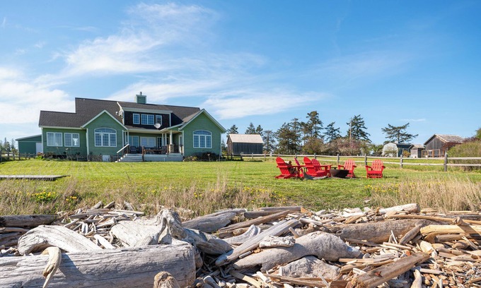 Friday Harbor House | Waterfront Beach House - 2700 Sq Ft, Fiber, mooring