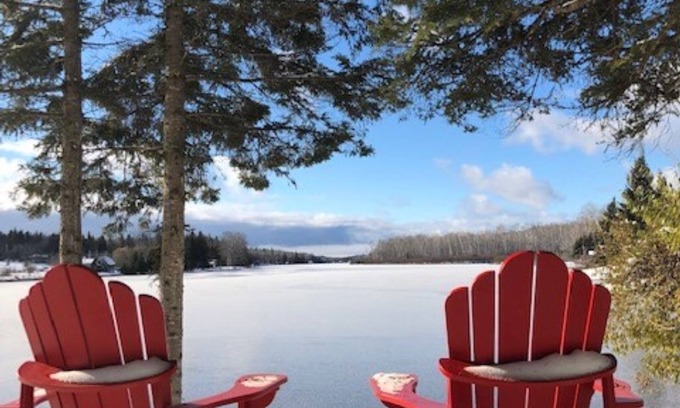Manitoba Cabin | Waterfront Bliss: 360° Views at Tall Pine Point