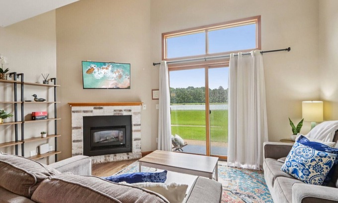 Lake Delton Condo | Waterfront Boho Retreat
