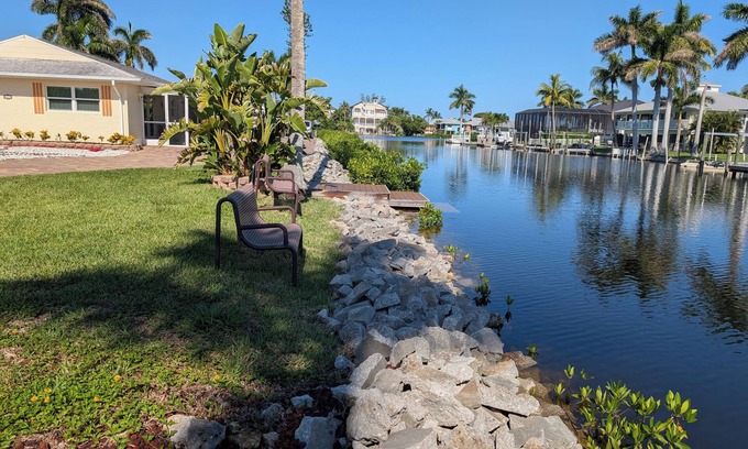 Bonita Shores Cottage | Waterfront Bungalow