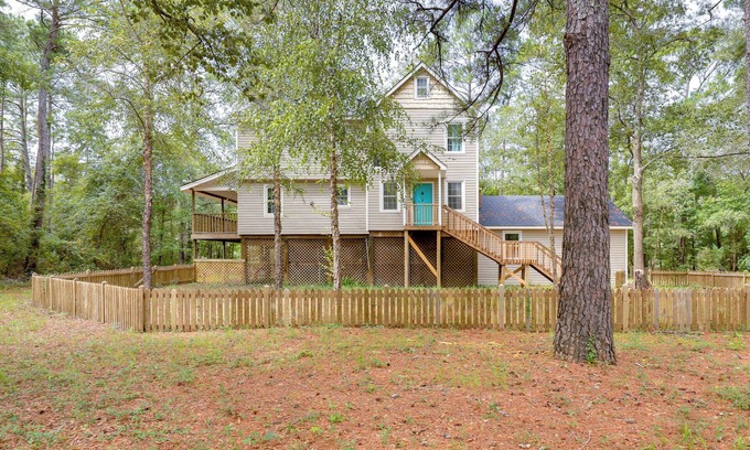 Burgaw House | Waterfront Burgaw Vacation Rental w/Private Yard!