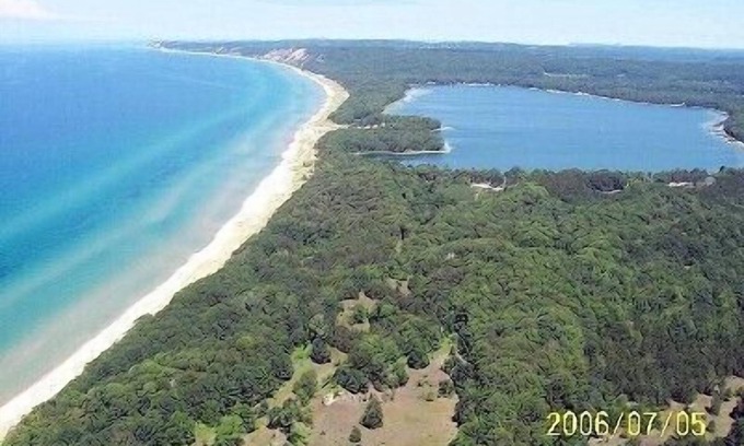 Arcadia Cabin | Waterfront Cabin, Great View, Private Beach, Sunsets