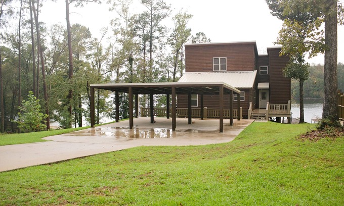 South Toledo Bend House | Waterfront Cabin on Toledo Bend