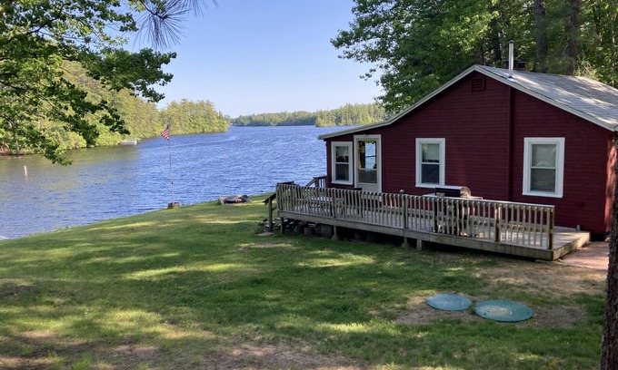 South Sanford Cabin | Waterfront cabin with 200 ft of flat waterfont