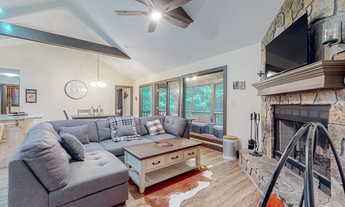 Young Harris Cabin | Waterfront cabin with, fireplace, pool table, grill & firepit