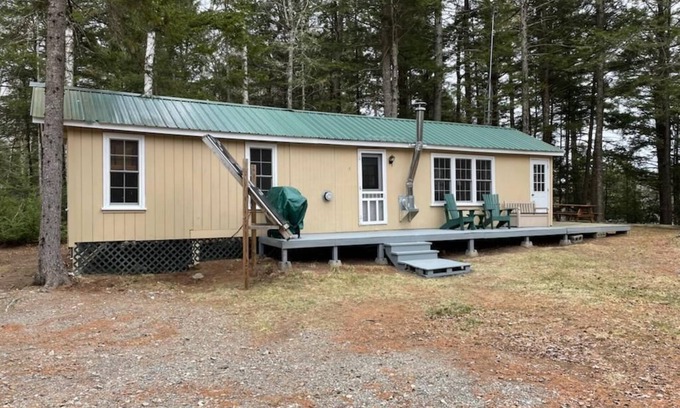 Aurora Cottage | Waterfront camp with Sandy Beach