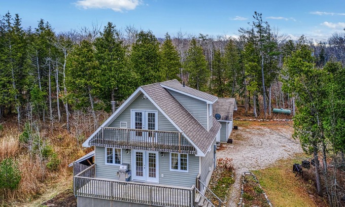 Manitoulin District House | Waterfront, chalet style home; minutes walk to the beach