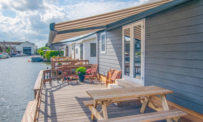 Municipality of Stichtse Vecht Ski Chalet | Waterfront chalet with swimming ladder
