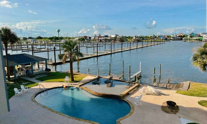 Port Arthur Apartment | Waterfront Comfy Condo
