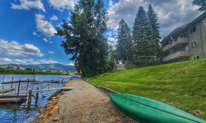 Sandpoint Condo | Waterfront Condo AC Boat Slip Downtown