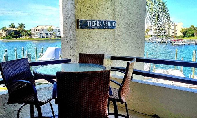 Tierra Verde Condo | Waterfront condo completly remodeled in great location